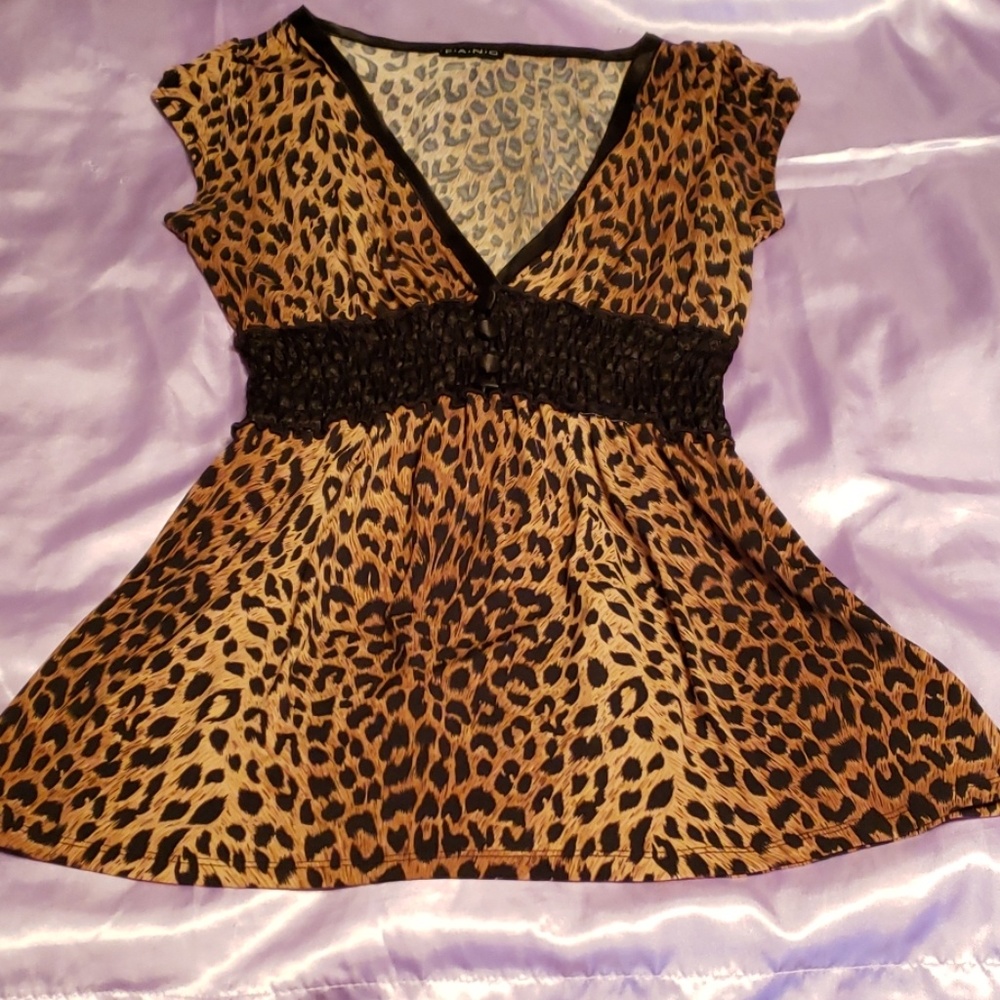 Adorable cheetah print shirt